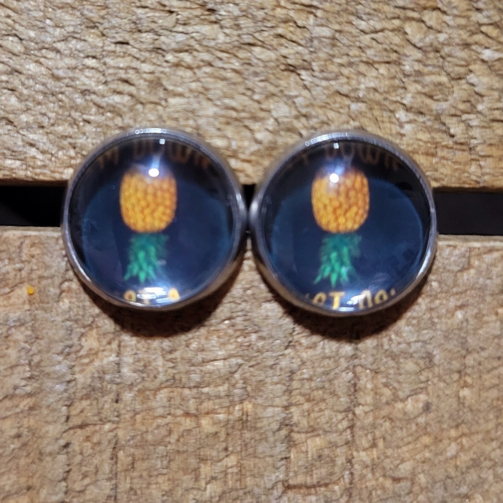 💟 Upside Down Pineapple Handmade Stud Earrings